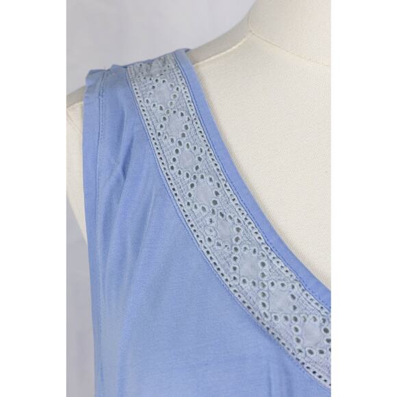 Lane Bryant Size 18/20 Blouse Sleeveless Eyelet Neckline Blue - Picture 4 of 6